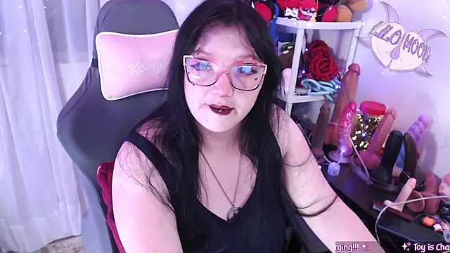 Snapshot of LiloMoon69 chatting on March 6, 2026, 2:56 pm LiloMoon69 online show from March 6, 2026, 2:56 pm