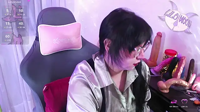 LiloMoon69 online show from May 9, 2026, 3:32 am