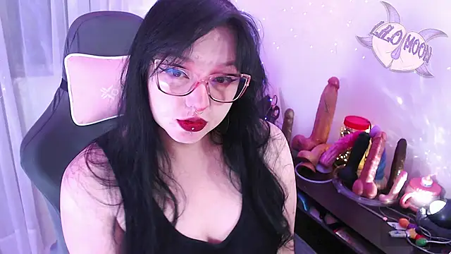 LiloMoon69 online show from May 5, 2026, 2:47 am