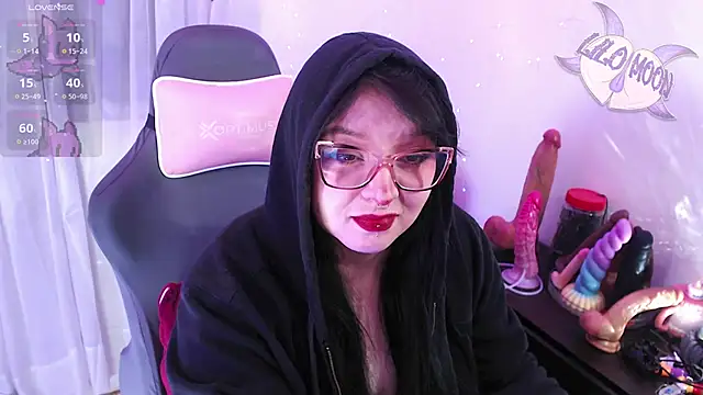 LiloMoon69 online show from April 22, 2026, 2:18 am