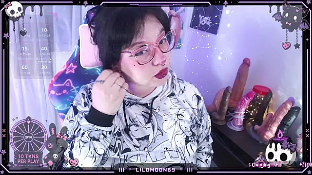 LiloMoon69 online show from July 4, 2026, 7:26 am