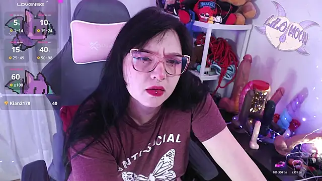 Snapshot of LiloMoon69 chatting on March 13, 2026, 1:27 pm LiloMoon69 online show from March 13, 2026, 1:27 pm