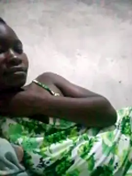 sexyblackya online show from December 3, 2025, 4:13 am