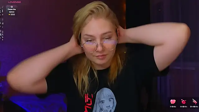 Snapshot of Catherine_River chatting on October 1, 2025, 10:46 pm Catherine River online show from October 1, 2025, 10:46 pm