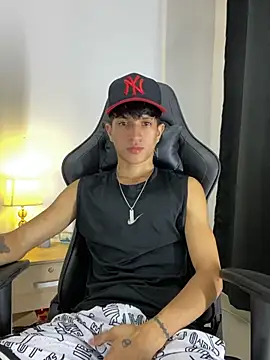  CamiloBass online show from July 10, 2026, 1:49 am