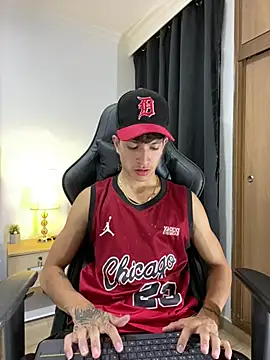  CamiloBass online show from March 12, 2026, 1:33 am