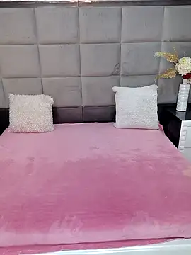 OliviaBurning online show from November 15, 2025, 7:40 pm