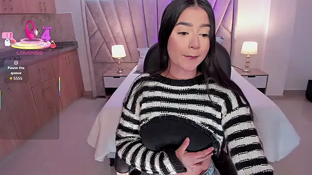 amelie jhons online show from December 5, 2025, 6:28 pm