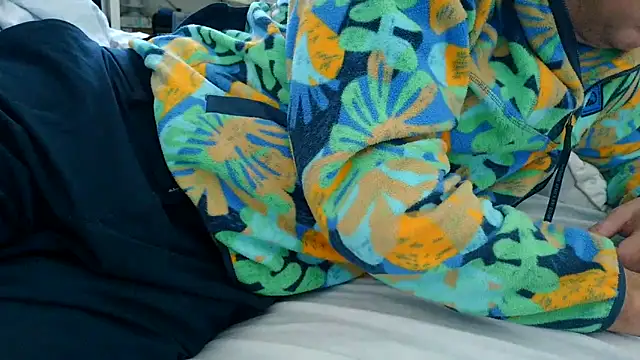 costanza7070 online show from March 18, 2025, 4:28 pm