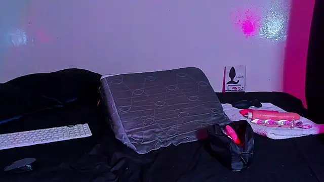 Snapshot of Piggy_Eddy chatting on March 18, 2026, 1:53 am Piggy Eddy online show from March 18, 2026, 1:53 am