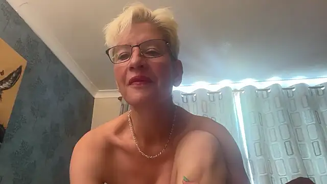 JennyHazel1 online show from June 15, 2026, 11:32 am