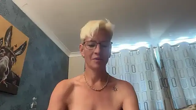 Snapshot of JennyHazel1 chatting on July 16, 2026, 12:57 pm JennyHazel1 online show from July 16, 2026, 12:57 pm