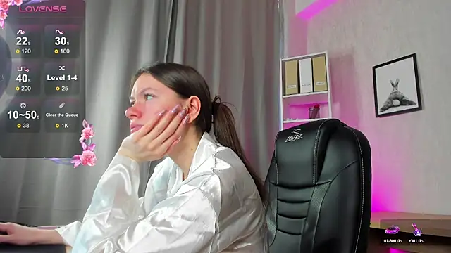 Nicole Charm online show from March 5, 2025, 2:14 am