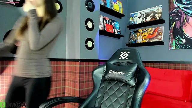 Nicole Charm online show from January 13, 2026, 11:52 pm