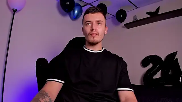 james connor2 online show from November 24, 2025, 7:03 pm