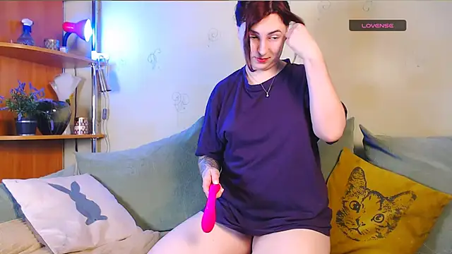 Caroline1995 online show from November 11, 2025, 5:35 am