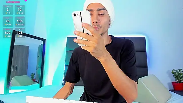 steven hott8 online show from February 12, 2025, 6:19 pm