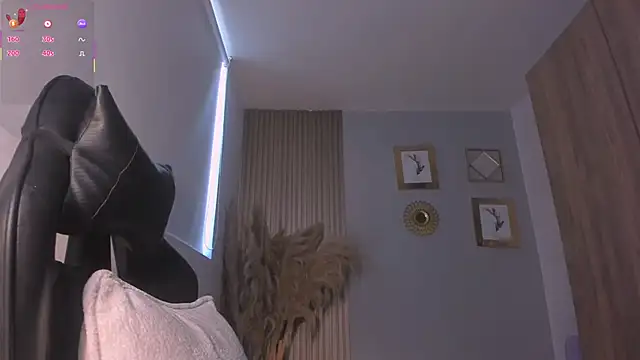 NatyFerrer  online show from February 5, 2026, 1:40 pm