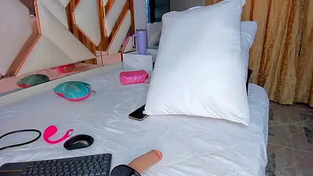 CintiaVega online show from October 3, 2025, 12:17 pm