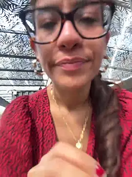 Snapshot of ValeriEvan chatting on February 26, 2026, 8:20 pm ValeriEvan online show from February 26, 2026, 8:20 pm