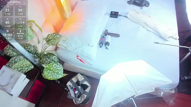 Amberluy online show from December 3, 2025, 8:19 pm