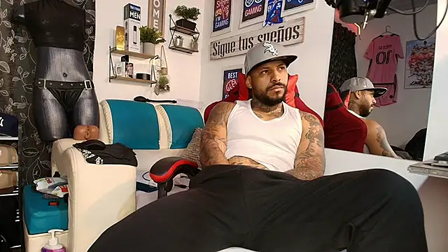 Snapshot of Leenar_Key chatting on January 15, 2026, 9:56 am Leenar Key online show from January 15, 2026, 9:56 am