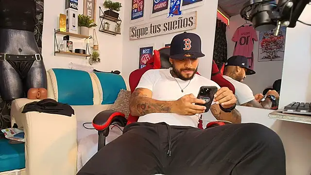 Snapshot of Leenar_Key chatting on January 16, 2026, 10:25 pm Leenar Key online show from January 16, 2026, 10:25 pm