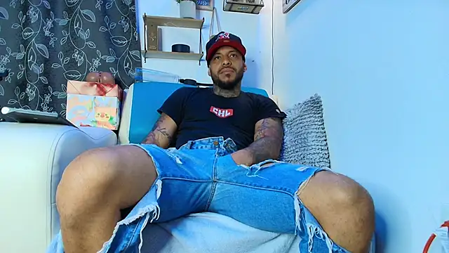 Snapshot of Leenar_Key chatting on September 9, 2025, 10:57 am Leenar Key online show from September 9, 2025, 10:57 am