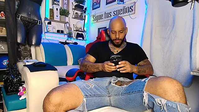 Leenar Key online show from March 21, 2026, 3:05 pm