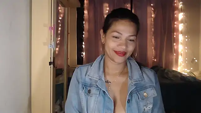 makennaa  online show from September 12, 2025, 10:04 am