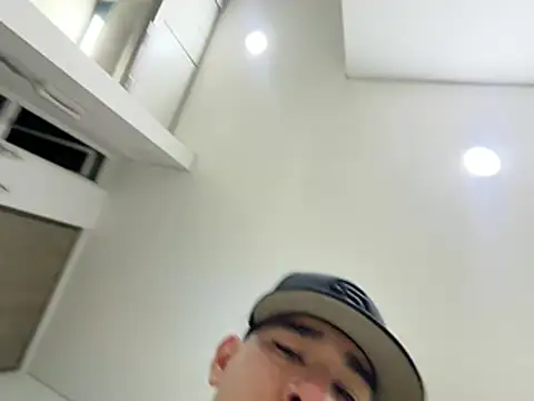 danielv 95 online show from April 29, 2026, 11:33 pm