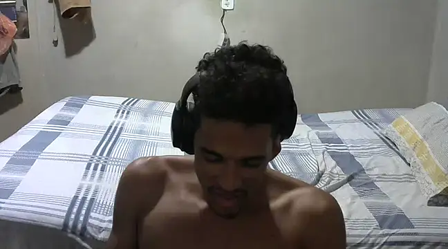 RenziTatte online show from March 3, 2025, 9:59 pm