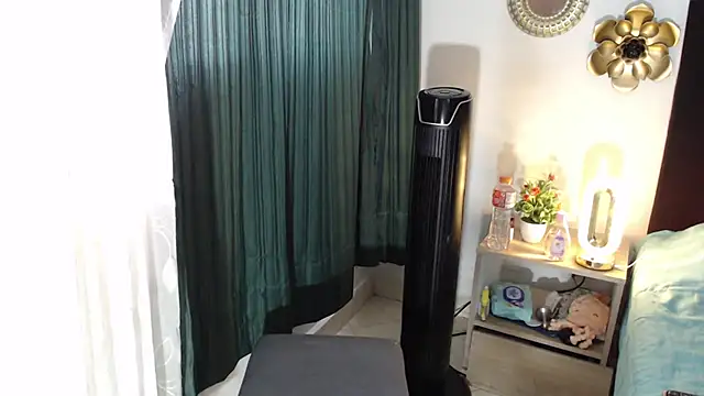 Snapshot of TatianaMonteross chatting on February 17, 2026, 9:12 pm TatianaMonteross online show from February 17, 2026, 9:12 pm