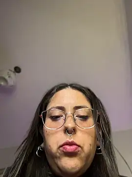 Mizztikaa online show from May 6, 2026, 6:23 pm