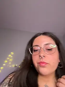 Mizztikaa online show from May 9, 2026, 4:54 pm