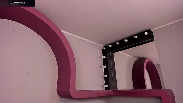 morganlake  online show from December 23, 2025, 3:39 am