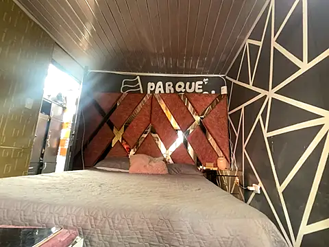 Snapshot of Candy_sexyy chatting on September 24, 2025, 6:25 pm Candy sexyy online show from September 24, 2025, 6:25 pm