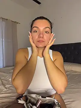 Snapshot of eva_y_marcelo chatting on June 3, 2026, 11:44 am eva y marcelo online show from June 3, 2026, 11:44 am