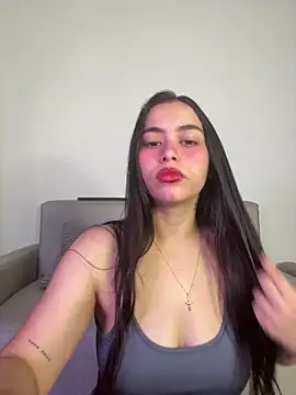 SophieRoyals online show from August 3, 2026, 4:02 pm