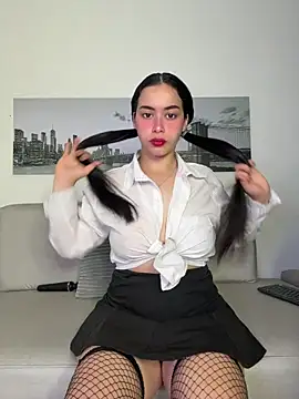 Snapshot of SophieRoyals chatting on June 5, 2026, 12:11 pm SophieRoyals online show from June 5, 2026, 12:11 pm