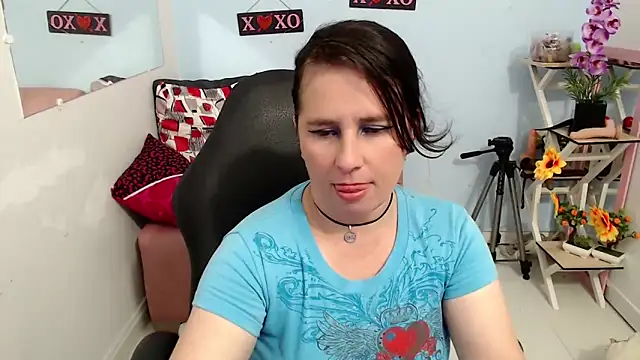 victoria jones online show from November 12, 2025, 1:59 pm