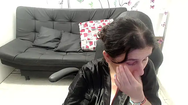 victoria jones online show from June 3, 2026, 2:33 pm