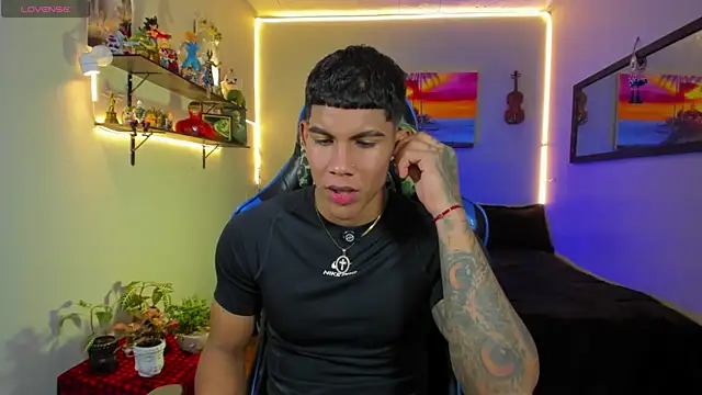 Damian latinxxx online show from July 18, 2026, 9:07 am