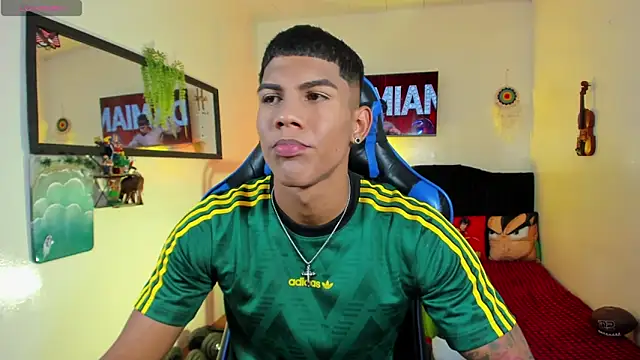 Snapshot of Damian_latinxxx chatting on June 15, 2026, 3:07 am Damian latinxxx online show from June 15, 2026, 3:07 am