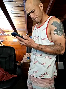 Snapshot of JohnnyDeep187 chatting on March 18, 2026, 3:24 pm JohnnyDeep187 online show from March 18, 2026, 3:24 pm