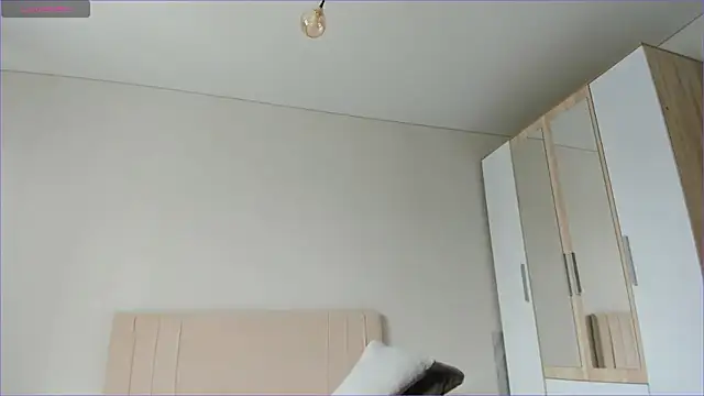 sweety vikky online show from March 23, 2025, 4:05 am