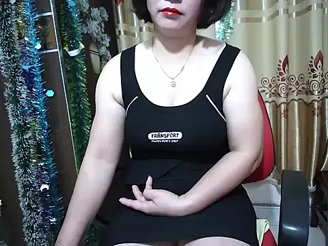 Mama-BigPussy online show from May 18, 2026, 11:42 pm