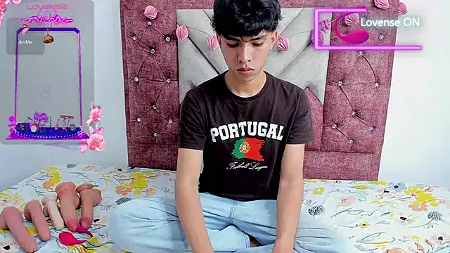 Snapshot of Santy_carrington chatting on March 7, 2025, 8:44 pm Santy carrington online show from March 7, 2025, 8:44 pm