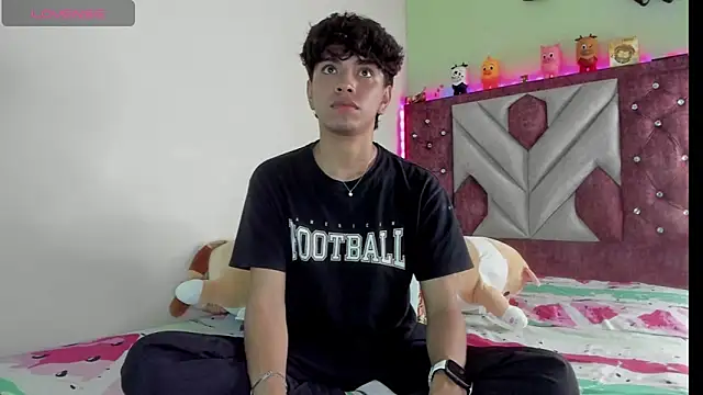 Snapshot of Santy_carrington chatting on November 21, 2025, 1:59 am Santy carrington online show from November 21, 2025, 1:59 am