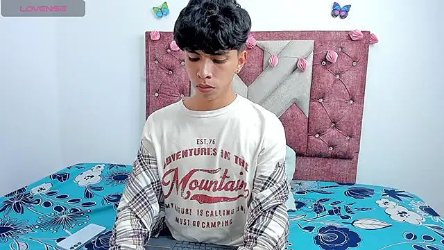 Snapshot of Santy_carrington chatting on March 19, 2025, 5:30 am Santy carrington online show from March 19, 2025, 5:30 am